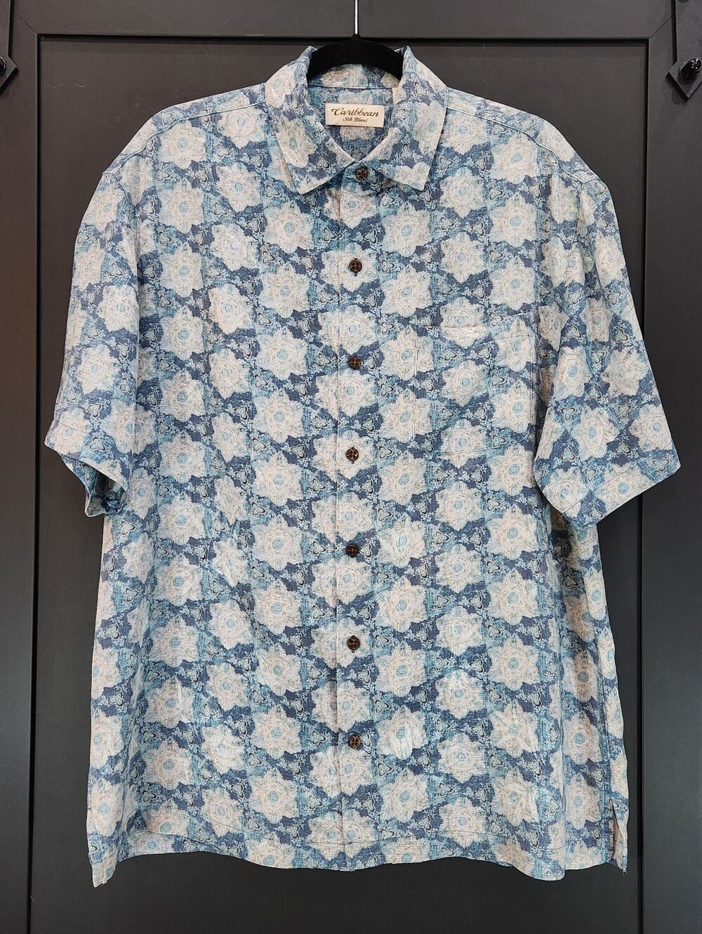 Men’s Caribbean Silk Blend Resort Shirt • Size Large • Blue Floral Print